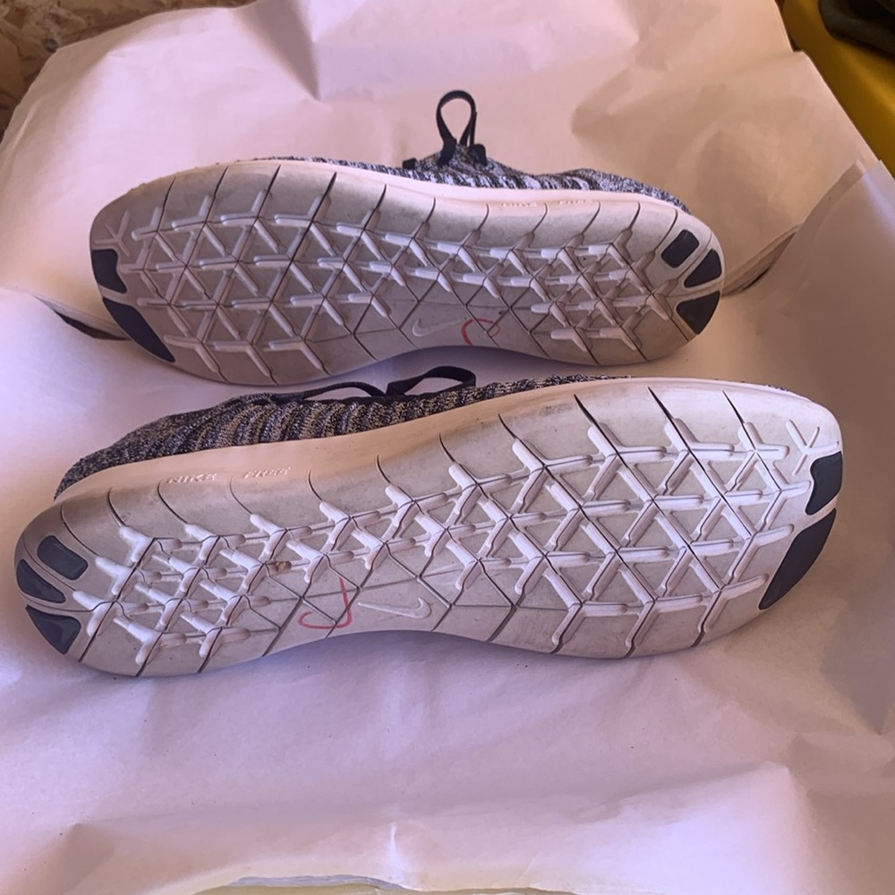 Nike Nike Free RN Flyknit White & Black Size 10 - Picture 6 of 8